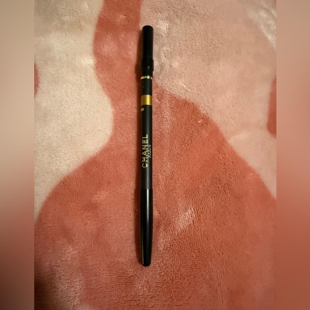 Chanel Vegas Gold Le Crayon Levres Precision Lip Definer